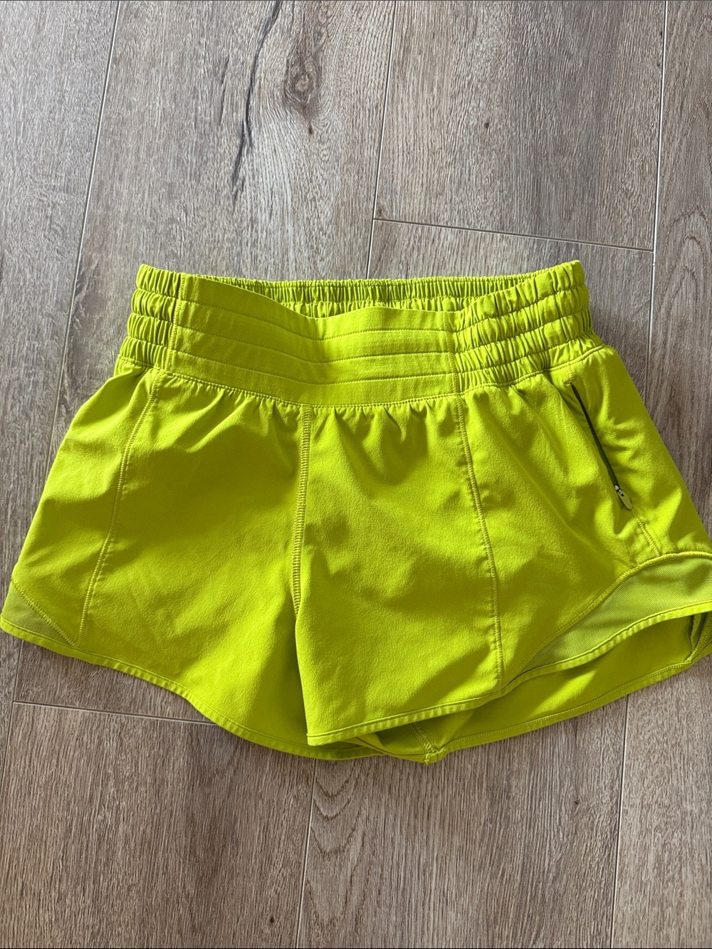 Lululemon Hotty Hot 2.5” HR shorts